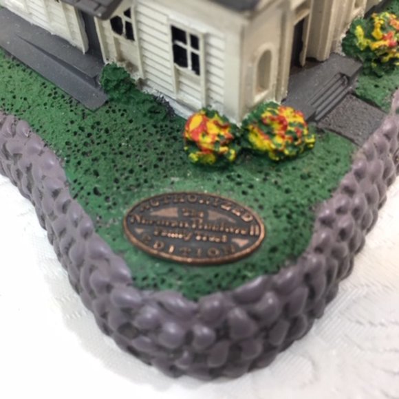 Norman Rockwell's Main Street Art Landmark Sculptures The Town Hall #82286 VTG - Picture 9 of 12